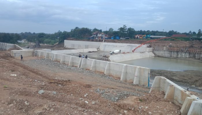 Bendung groundsill 8 BBWS citarum-Cipamingkis, Cibarusah kabupaten bekasi segera rampung