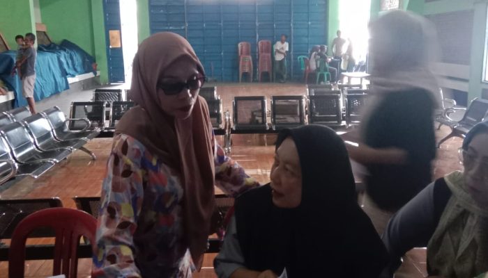 Pemerintah Desa Campaka Mekar Bandung Barat Bagikan Beras dan Minyak Goreng Kepada 1.252 KPM