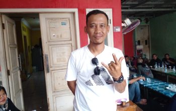 Calon Kepala Desa Cikampek Selatan Karawang Dengan No Urut 3 Tomi Gelar Kampanye