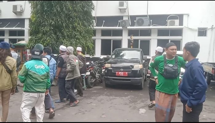 Kadis PUPR Karawang Diduga Menghindar, Aliansi Ormas Islam Karawang Kecewa Berat Soal Izin Helen’s Cinema