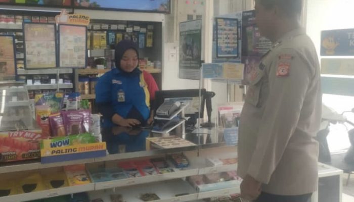 Polsek Tegalwaru Karawang Patroli Siang Monitor Minimarket Waru di Desa Wargasetra