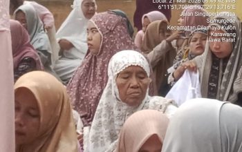 Masyarakat desa Sumurgede Karawang Melaksanakan Sholat Idul Fitri di Masjid Baitulrahman