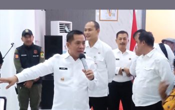 Bupati Karawang Aep Syaepuloh Ramah Tamah dengan Wartawan