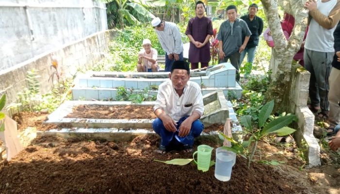Redaksi Nurjatinews.com Turut Berduka Cita Atas Berpulangnya Nia Suprihatini Binti Eman di Desa Sumurkondang Klari Karawang