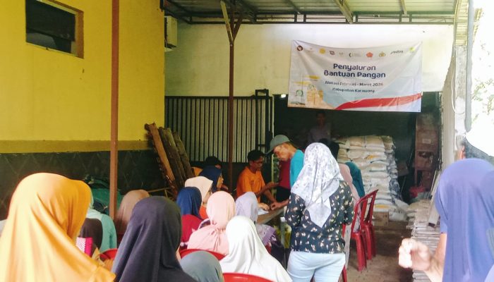 Penyaluran Bantuan Pangan di Desa Mekar Jaya Karawang,554 per KPM.