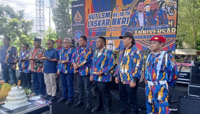 Doorprize dibagikan Kepada Masyarakat Umum, Dalam Rangka Memeriahan HUT ke-19 LSM Laskar NKRI.