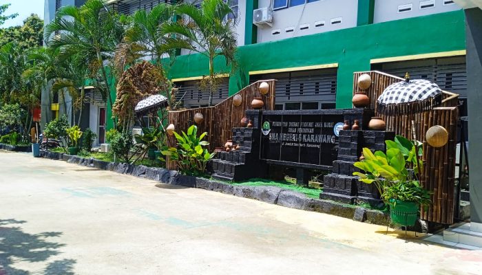 SMAN 5 Karawang menuju Sekolah Berprestasi Sekolah Unggulan” Sekolah Maung” masih Kurang Transparansi Publik Terkait ” Penggunaan BOS “