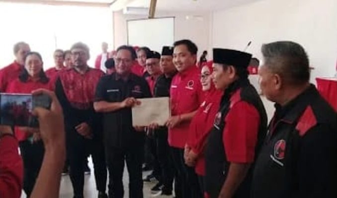 DPD Partai PDIP Provinsi Jabar Gelar Pendidikan Politik dan Rapat Konsolidasi Internal dan Penyerahan SK Pengurus DPC PDIP Karawang