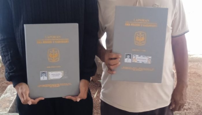Orang Tua Siswa Bangga Anak Lulus SMAN 2 Karawang langsung tanpa Tes di PTN .