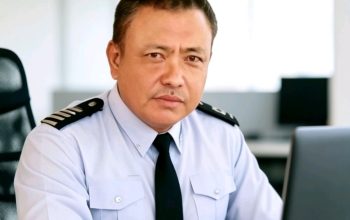 CERPEN Kisah Duda Yang Hidupnya Kembali Berwarna,Bersama Rembulan Desa, Siap Membelah Durian.