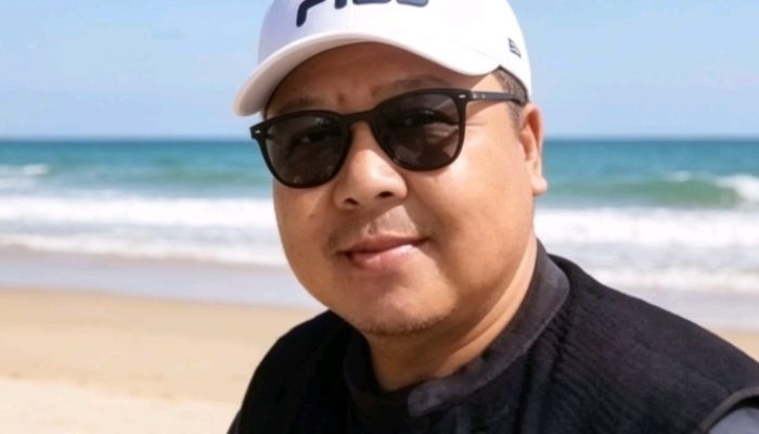 TAK ADA TANYA TENTANG SIAPA YANG LEWAT DI RANJANGNYA,HANYA INGIN TAU,ADAKAH RUANG UNTUKNYA DISANA.