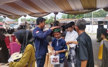 Karang Taruna Desa Cikampek Kota Karawang Gelar Santunan Anak Yatim
