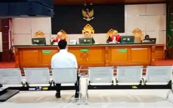 Vonis Hakim lebih berat dari tuntutan Jaksa,Ijon Proyek “. Terdakwa Sarjan di vonis 3 Tahun 3 bulan Penjara.