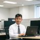 CERPEN, JAJAT MEMBAYANGKAN ORANG YANG DICINTAINYA,SALMI BERPENAMPILAN SEDERHANA NAMUN TERLIHAT ANGGUN.