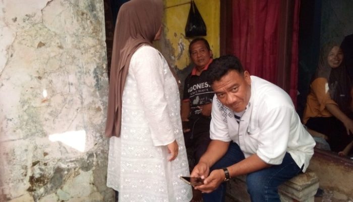 Istri Pengusaha Asal Jogja Kurban 2 Ekor Sapi Untuk Warga Desa Cikampek Kota, Karawang