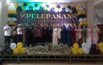 Tasyakuran dan Pelepasan Siswa  SMP Al – Islam Cikampek Sukses di Gelar dengan Penuh Haru.