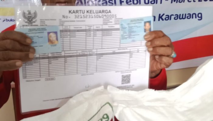 Sebanyak 752 KPM dari Desa Langensari Karawang Menerima Bantuan Beras 20 Kg dan Minyak Goreng 4 Liter.