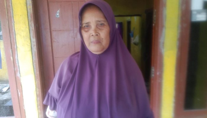 Rasmi Usia 57 Tahun dari dusun Prako RT 009 RW 004 desa Sukamulya Karawang Belum Tersentuh Bantuan