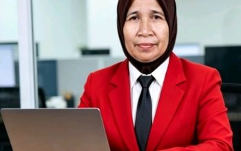 TELAH IA TUNTASKAN TUGASNYA SEBAGAI SINGA BETINA,MELIHAT ANAK ANAKNYA HIDUP KUAT DAN BAHAGIA.