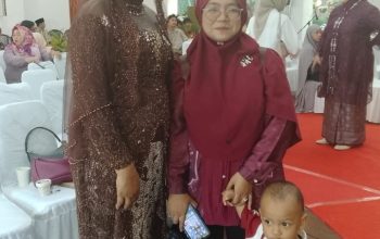 Dina Ardiana Menghadiri Syukuran Pernikahan Gita Shintia Dewi.S.I.Kom,dari keluarga Alm Bp Sugito dan Ibu Siti Nurhayati