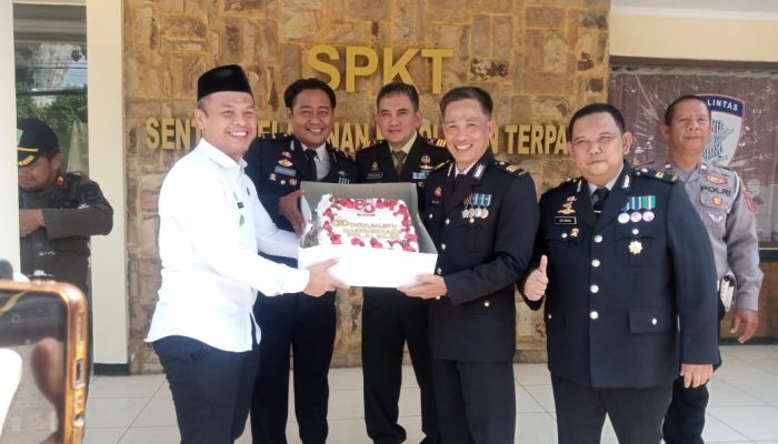 Camat Cikampek Hadiri Peringatan Hari Bhayangkara ke-80 di Mapolsek Cikampek, Sampaikan Apresiasi untuk Pengabdian Polri