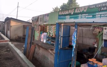 Warga pemilik kios Lahan PT. KAI Cikampek Karawang Kecewa